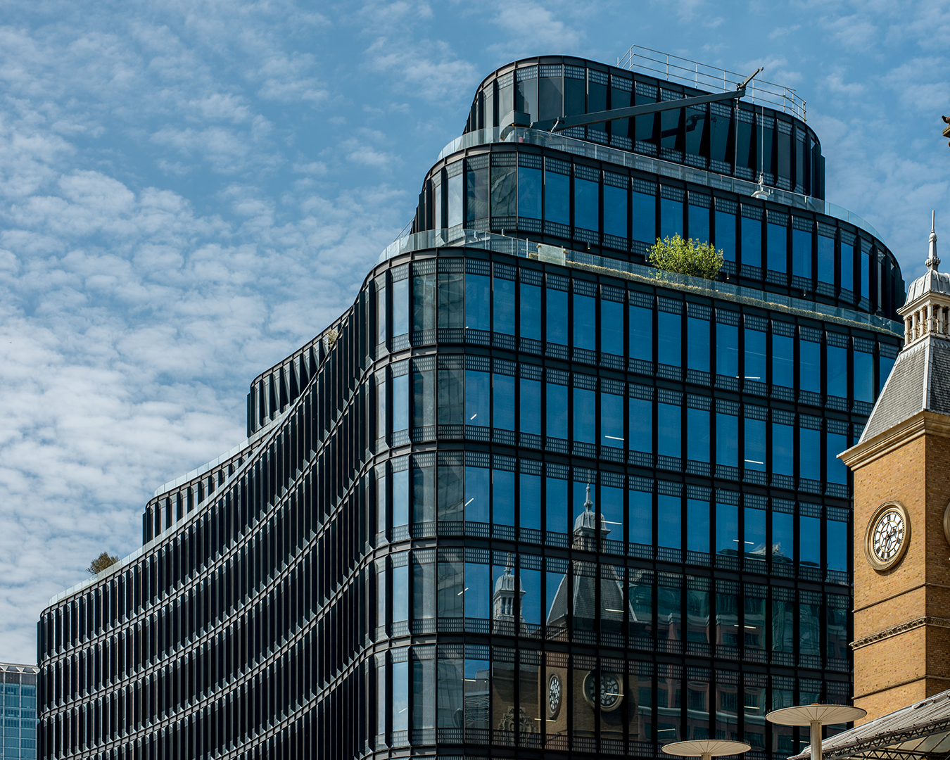 Broadgate, Exterior